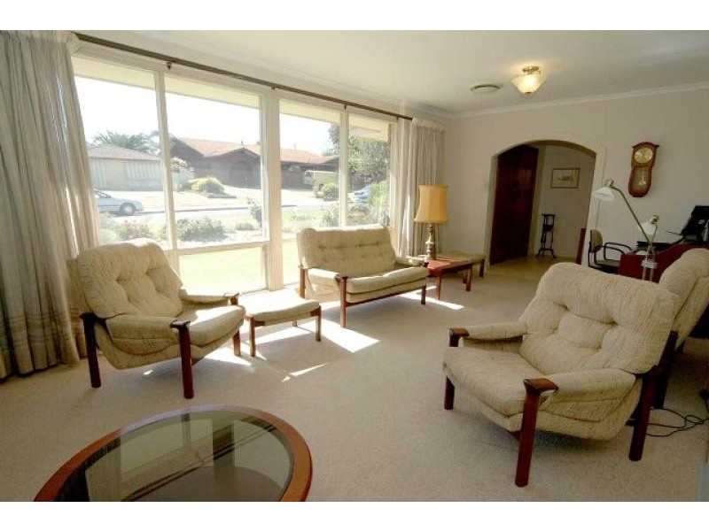 10 Roxanne Street, Happy Valley SA 5159