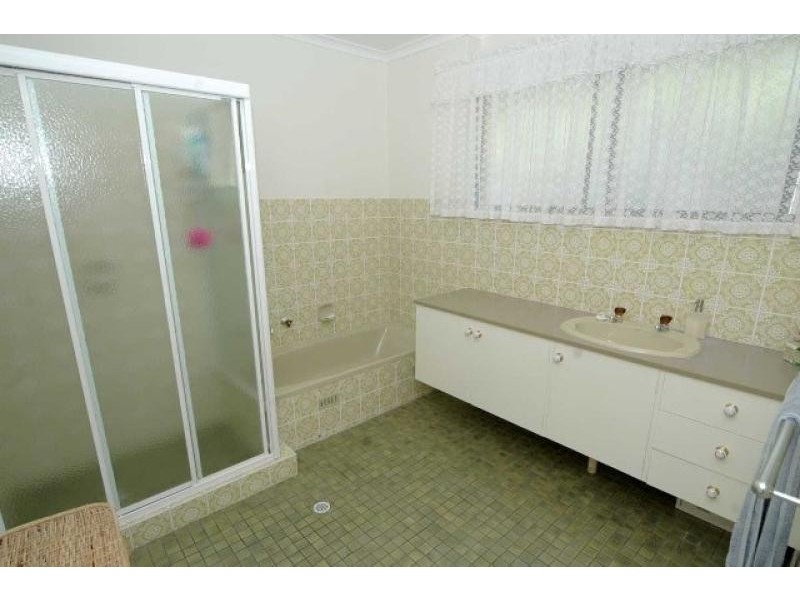 10 Roxanne Street, Happy Valley SA 5159