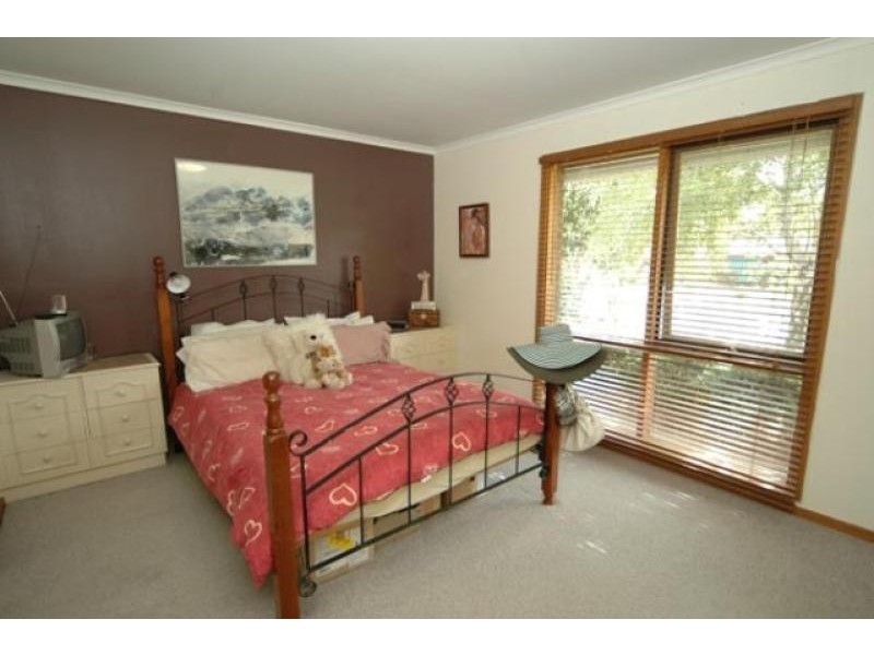 13 Sunset Court, Aberfoyle Park SA 5159