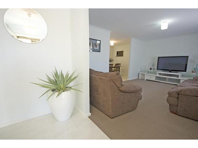 14 Cornwall Court, Woodcroft SA 5162
