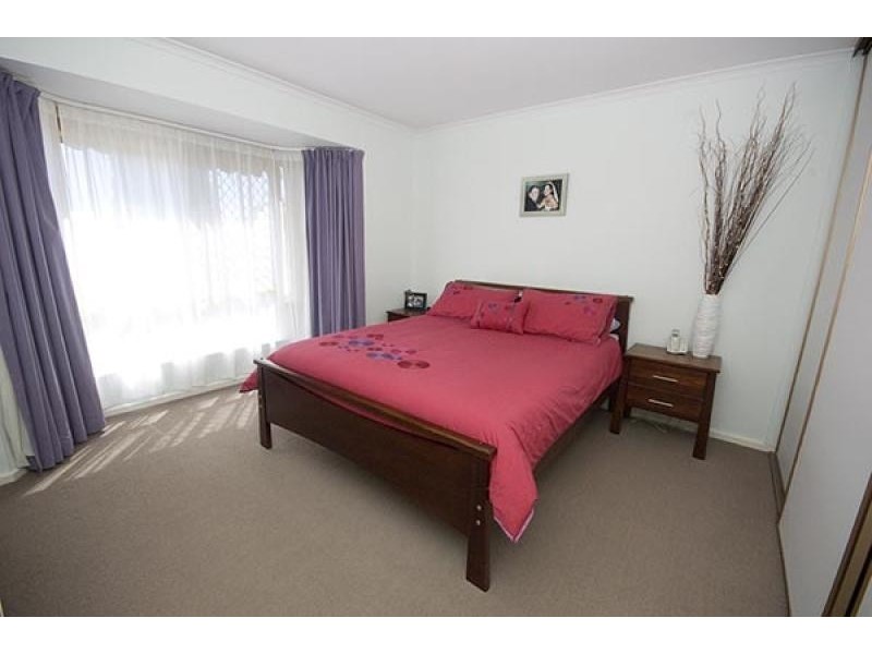 14 Cornwall Court, Woodcroft SA 5162