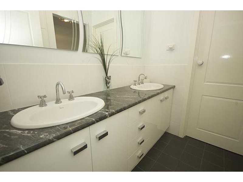 14 Cornwall Court, Woodcroft SA 5162
