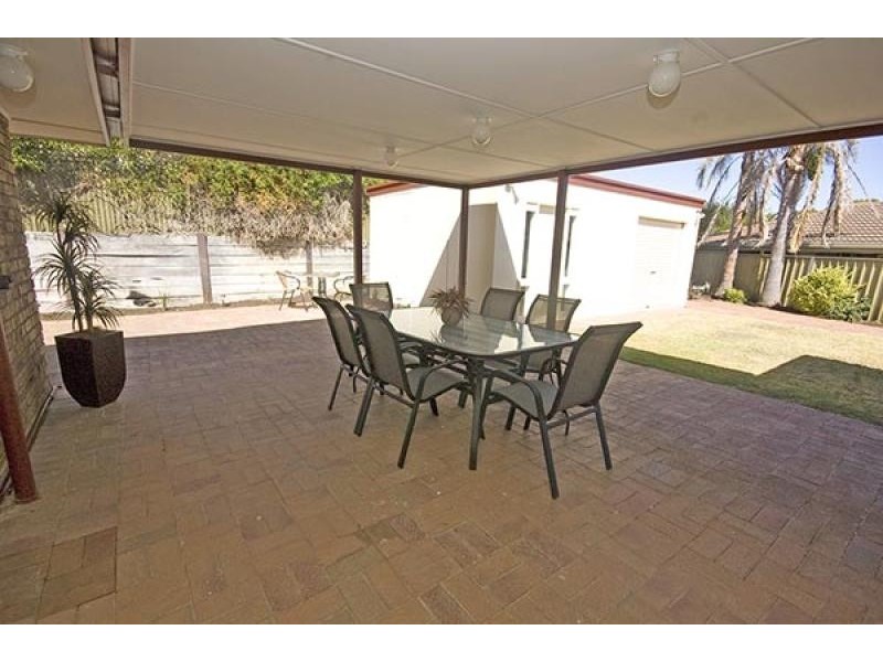 14 Cornwall Court, Woodcroft SA 5162