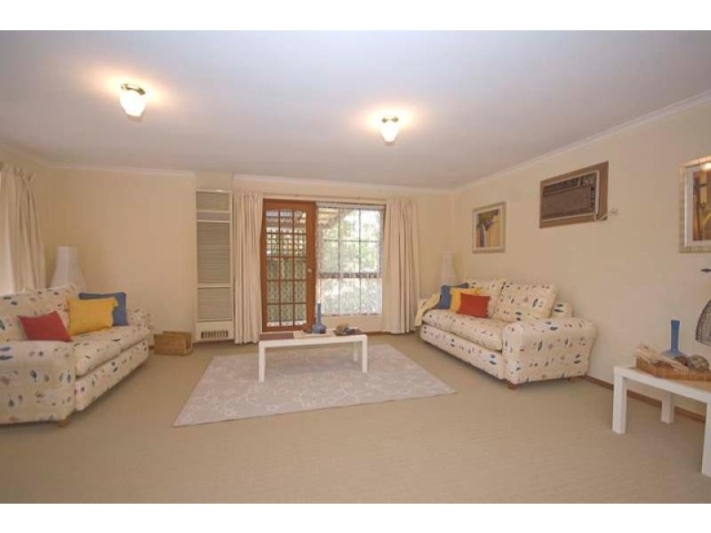 11 Horseshoe Drive, Aberfoyle Park SA 5159