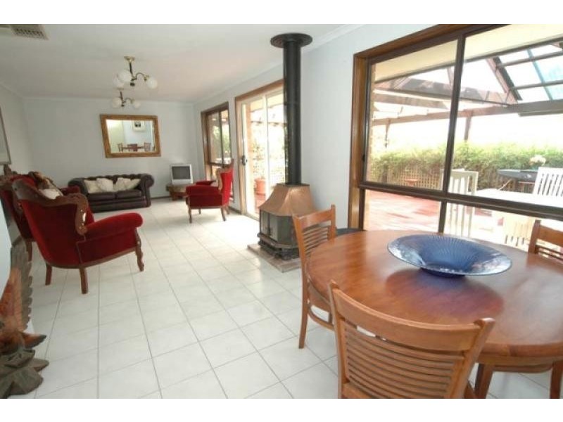 9 Jerilderie Drive, Happy Valley SA 5159