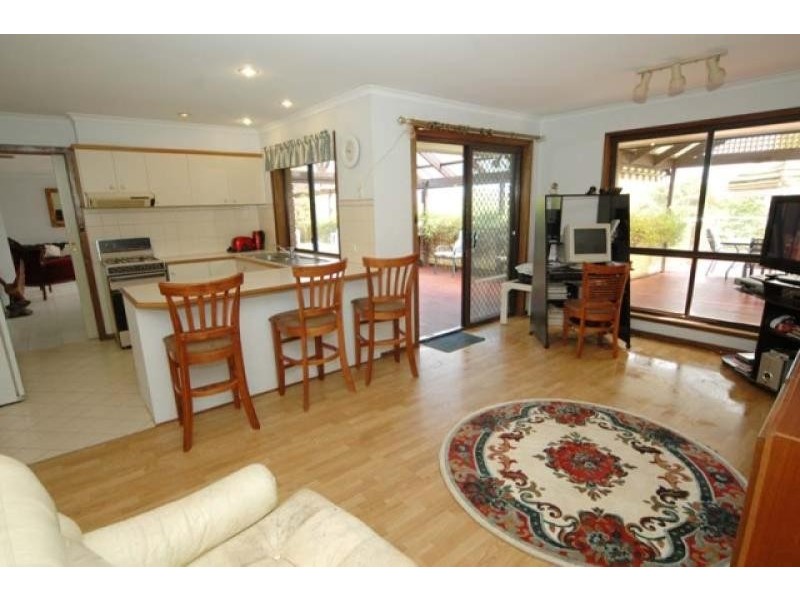 9 Jerilderie Drive, Happy Valley SA 5159