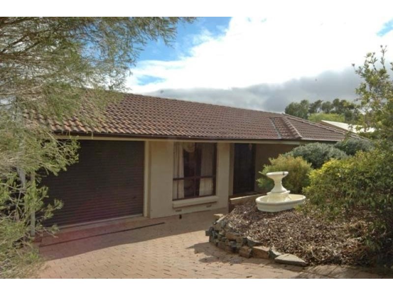 9 Jerilderie Drive, Happy Valley SA 5159