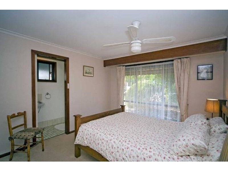 13 Veronica Street, Aberfoyle Park SA 5159