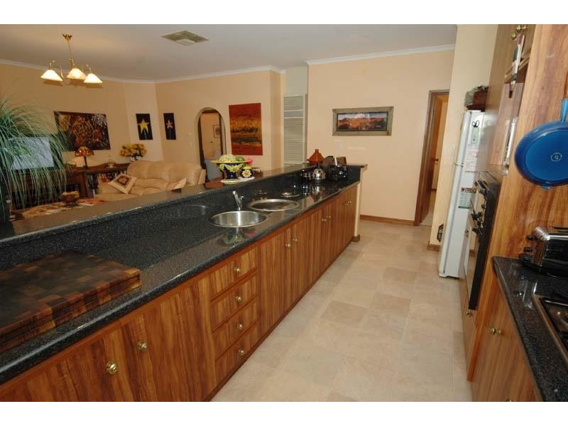 3 Albatross Grove, Seaford Rise SA 5169