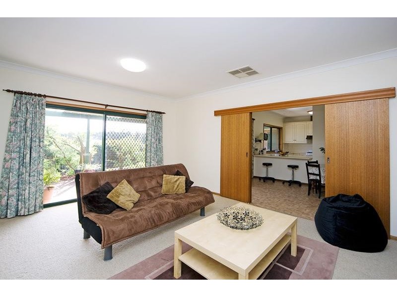 8 Coachwood Drive, Aberfoyle Park SA 5159