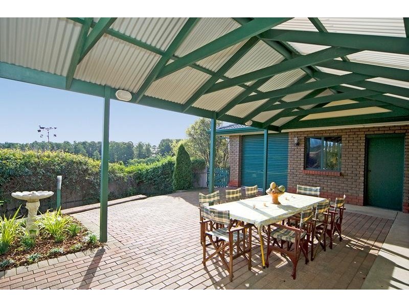 8 Coachwood Drive, Aberfoyle Park SA 5159