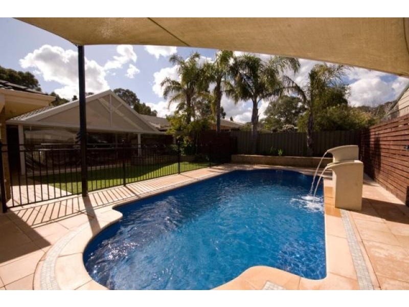 36 Sun Crescent, Happy Valley SA 5159