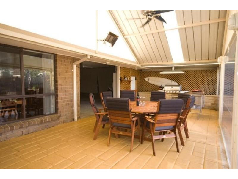 36 Sun Crescent, Happy Valley SA 5159