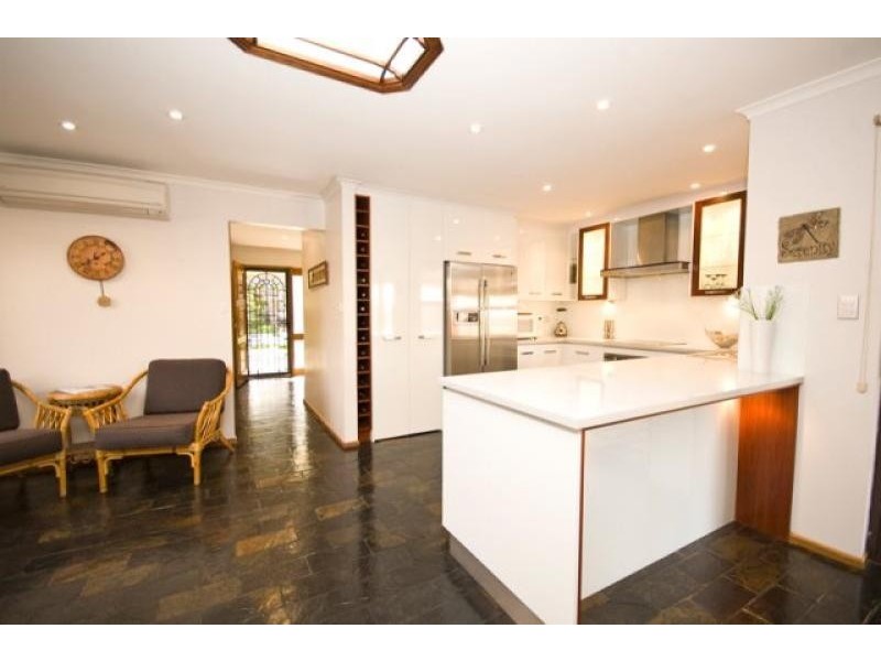 36 Sun Crescent, Happy Valley SA 5159