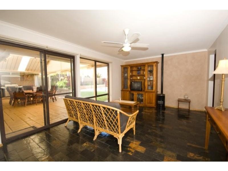 36 Sun Crescent, Happy Valley SA 5159