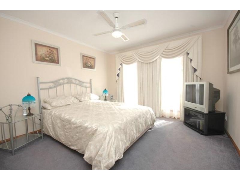 15 McCormack Crescent, Woodcroft SA 5162