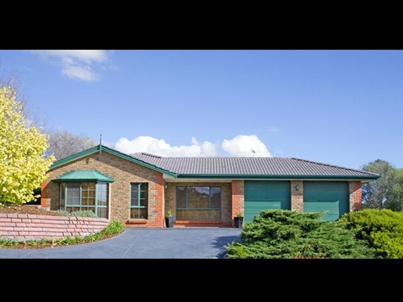 8 Coachwood Drive, Aberfoyle Park SA 5159