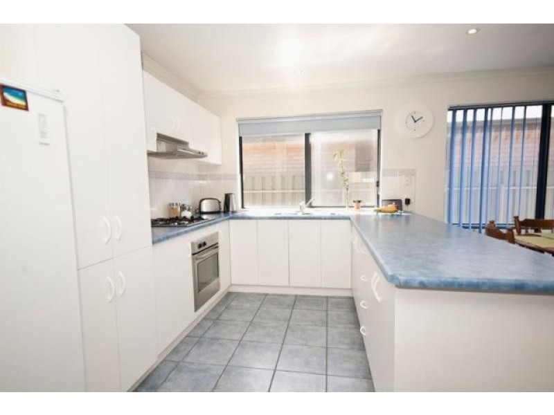 10 Taylors Road West, Aberfoyle Park SA 5159
