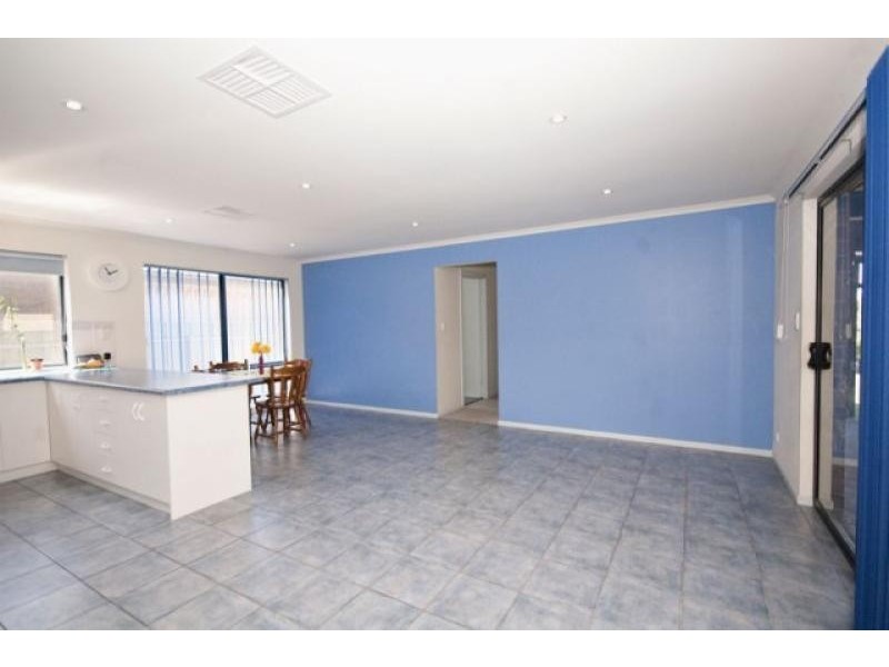 10 Taylors Road West, Aberfoyle Park SA 5159