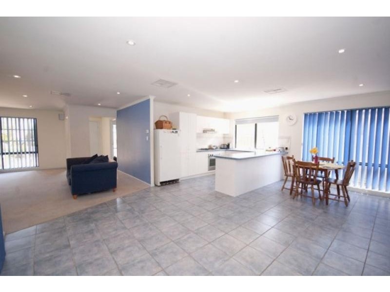 10 Taylors Road West, Aberfoyle Park SA 5159