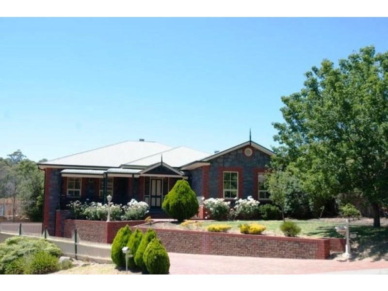 38 Dunalbyn Drive, Aberfoyle Park SA 5159