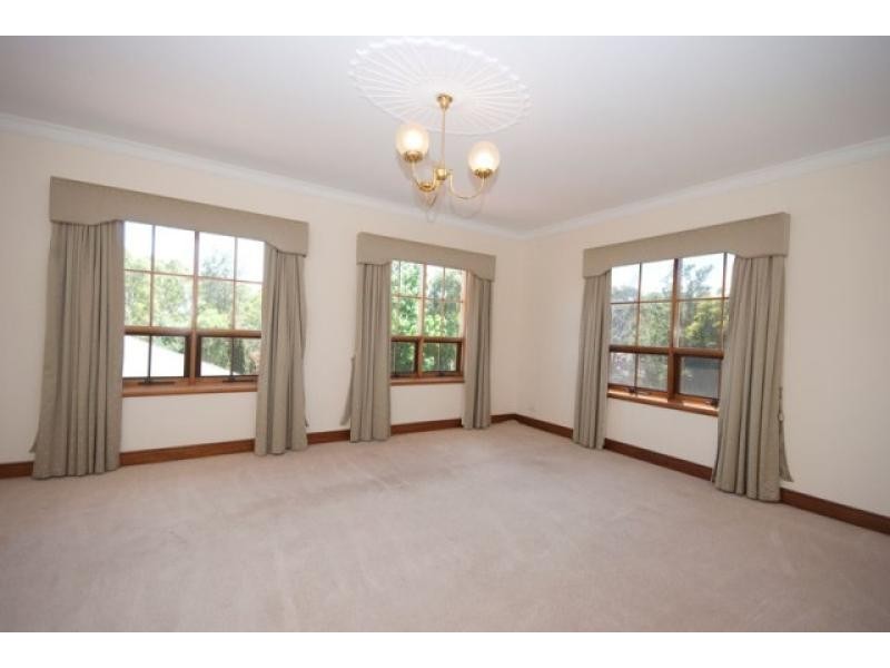 38 Dunalbyn Drive, Aberfoyle Park SA 5159