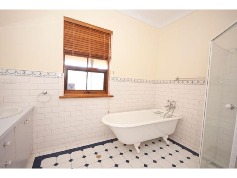 38 Dunalbyn Drive, Aberfoyle Park SA 5159