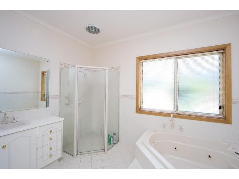 11 Corella Avenue, Chandlers Hill SA 5159