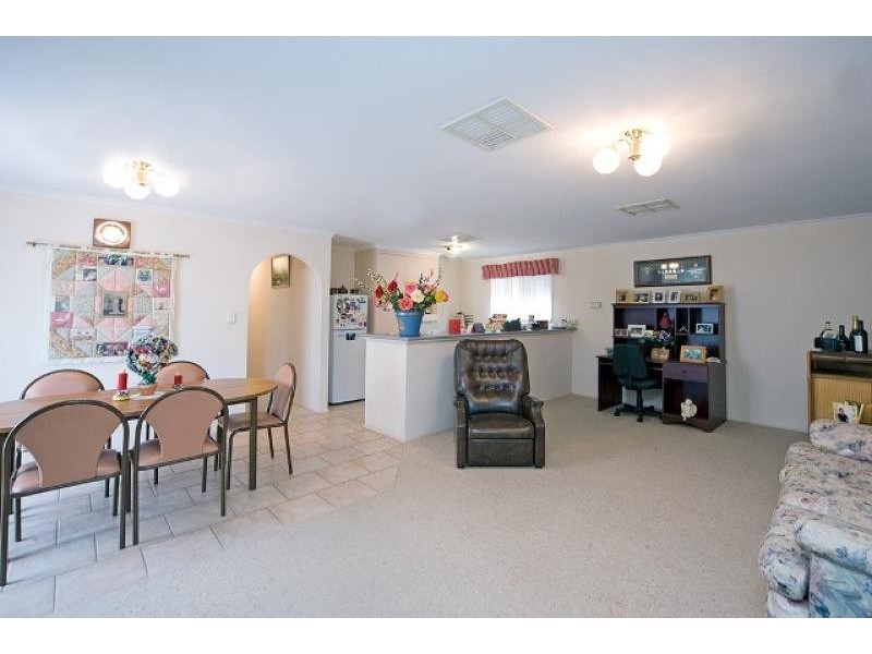 4 Seafarer Court, Seaford Rise SA 5169