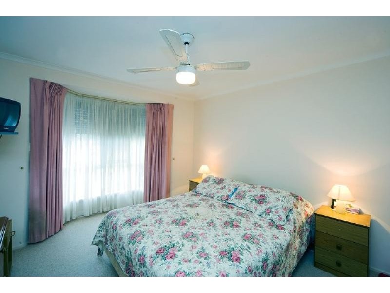 4 Seafarer Court, Seaford Rise SA 5169