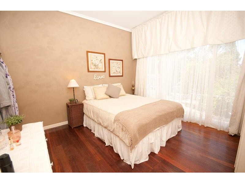 15 Shaftsbury Street, Eden Hills SA 5050