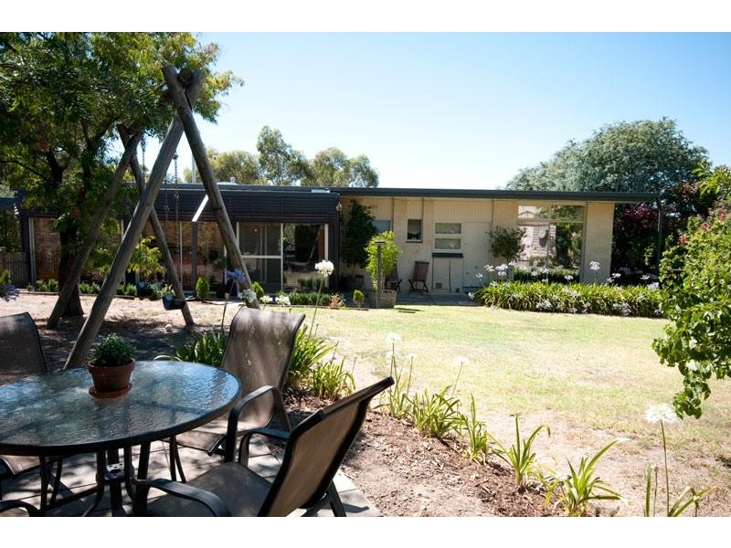 15 Shaftsbury Street, Eden Hills SA 5050
