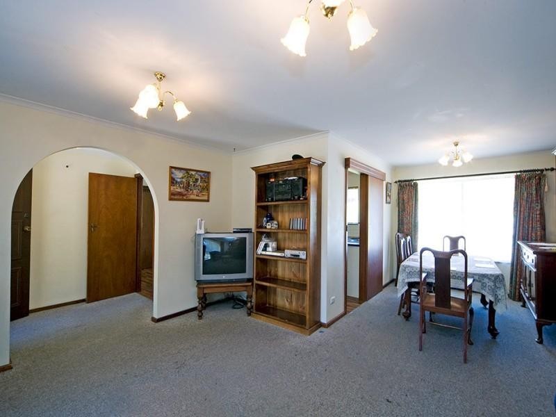 18 Narina Way, Aberfoyle Park SA 5159