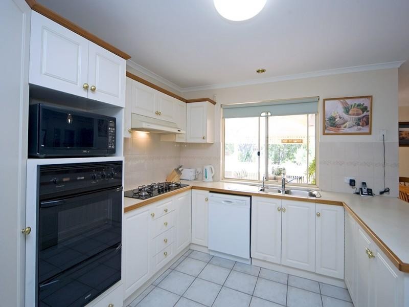 9 Goss Road, Aberfoyle Park SA 5159
