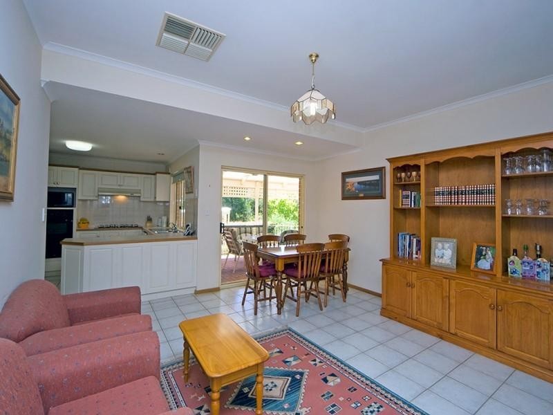 9 Goss Road, Aberfoyle Park SA 5159