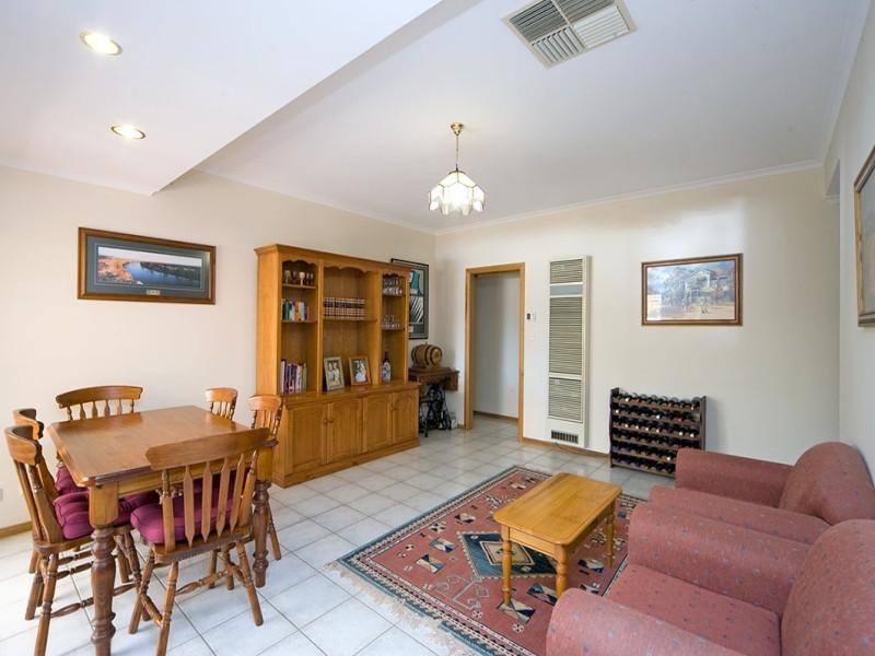 9 Goss Road, Aberfoyle Park SA 5159