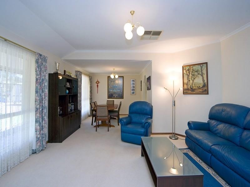 9 Goss Road, Aberfoyle Park SA 5159
