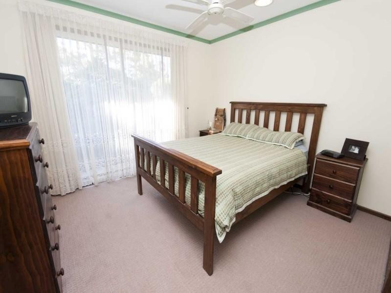 34 Sunnymeade Drive, Aberfoyle Park SA 5159