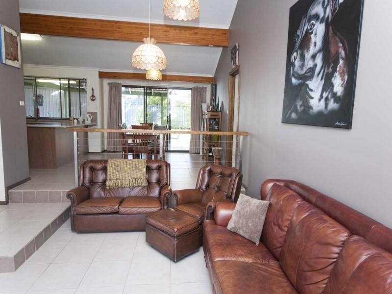 34 Sunnymeade Drive, Aberfoyle Park SA 5159