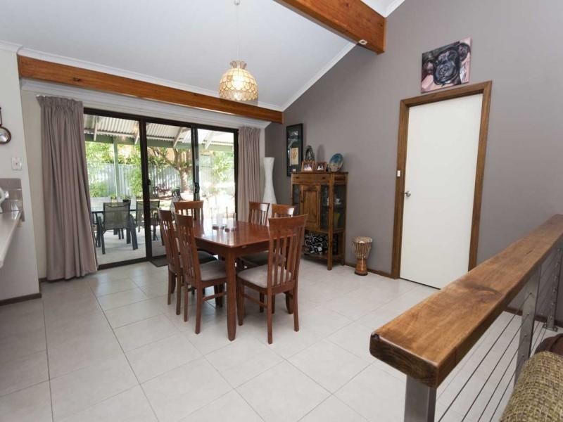 34 Sunnymeade Drive, Aberfoyle Park SA 5159