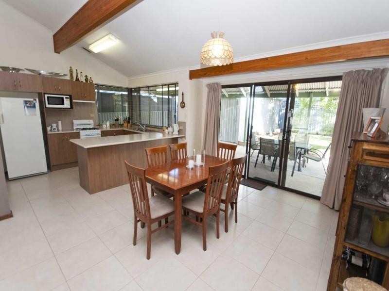 34 Sunnymeade Drive, Aberfoyle Park SA 5159