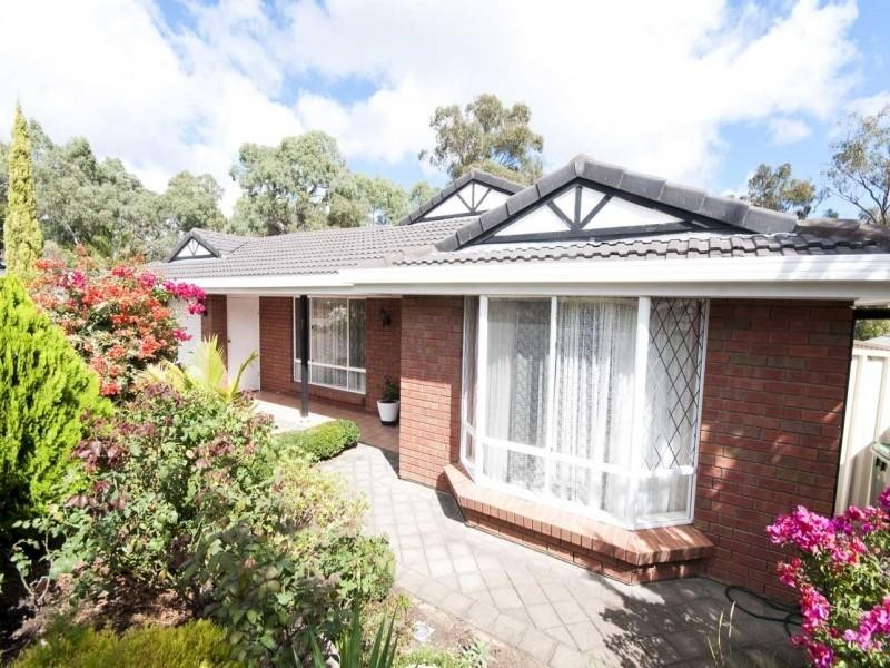 7 Nicholas Walk, Aberfoyle Park SA 5159
