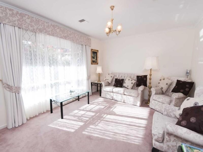 7 Nicholas Walk, Aberfoyle Park SA 5159