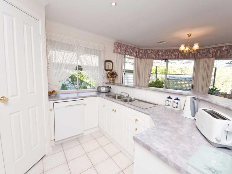 7 Nicholas Walk, Aberfoyle Park SA 5159