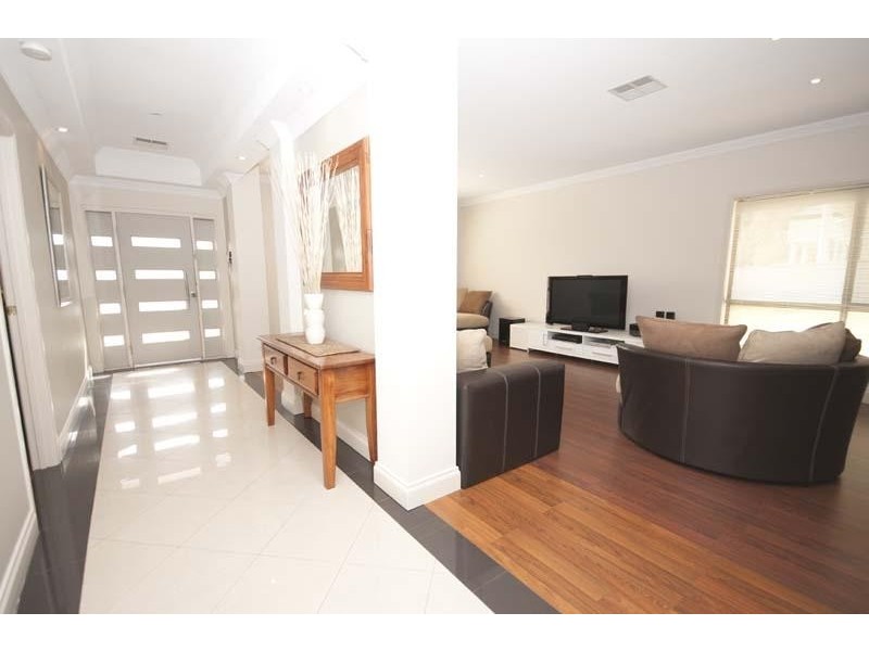13 Coast View Court, Chandlers Hill SA 5159