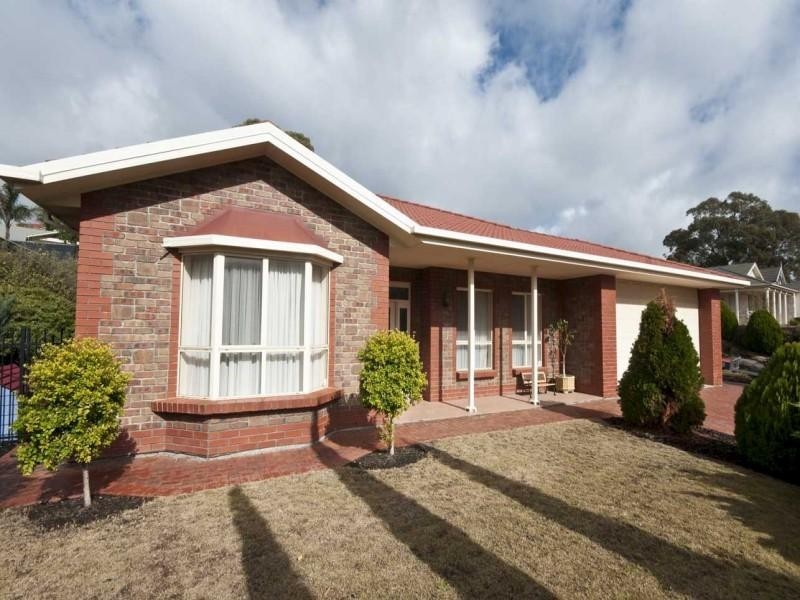 18 Sandalwood Crescent, Flagstaff Hill SA 5159