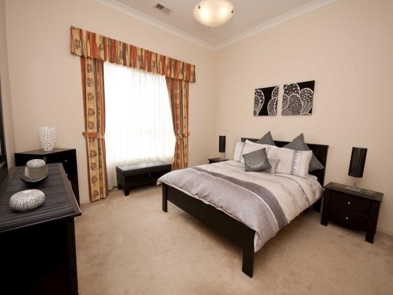 18 Sandalwood Crescent, Flagstaff Hill SA 5159