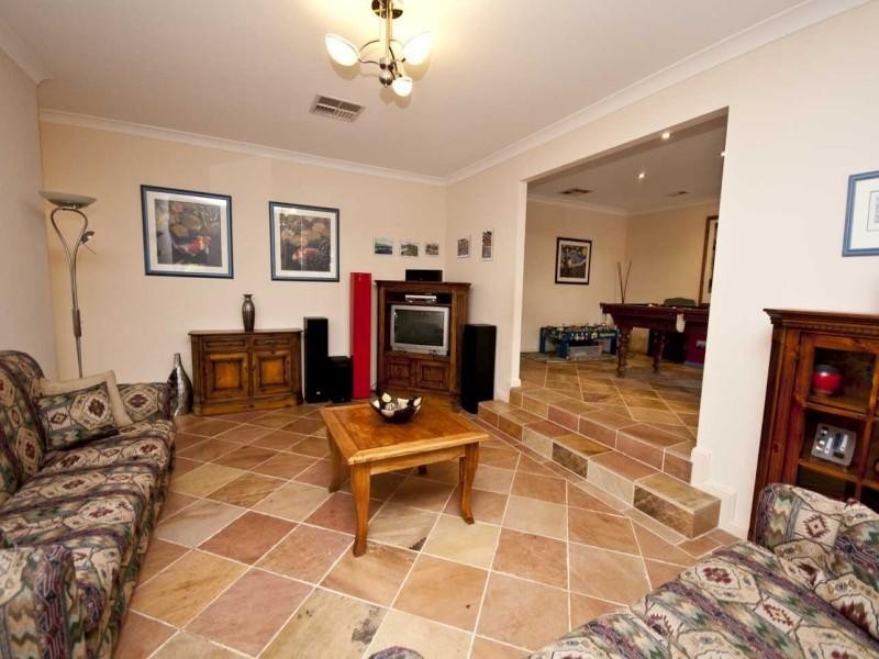 18 Sandalwood Crescent, Flagstaff Hill SA 5159