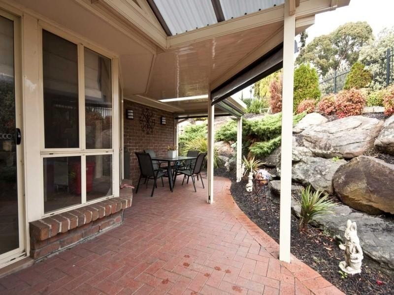 18 Sandalwood Crescent, Flagstaff Hill SA 5159