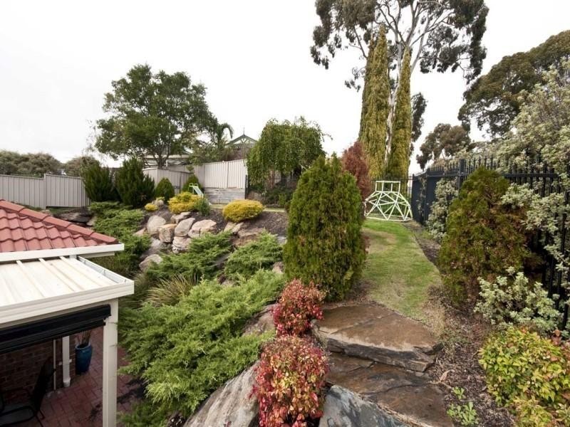 18 Sandalwood Crescent, Flagstaff Hill SA 5159